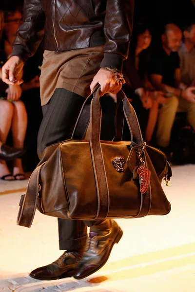 Look 48